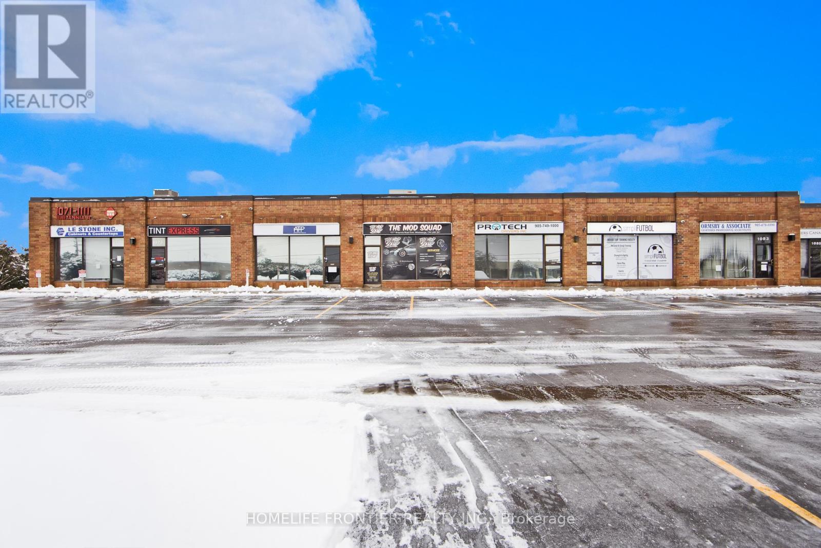 1077 Britannia Road E, Mississauga, Ontario L4W 3X1 - Photo 1 - W13536948