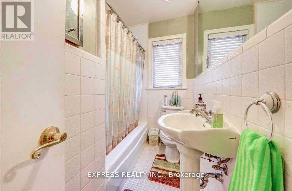 46 William Cragg Drive, Toronto, Ontario  M3M 1V1 - Photo 12 - W13537048