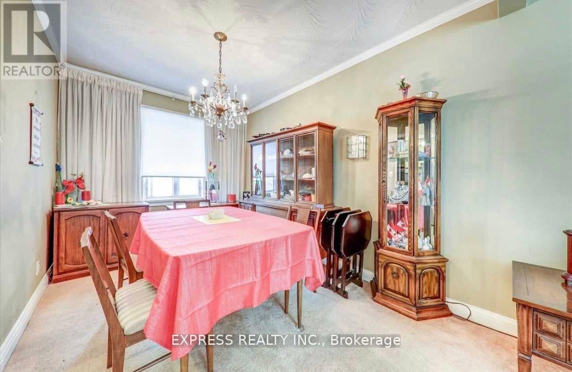 46 William Cragg Drive, Toronto, Ontario  M3M 1V1 - Photo 8 - W13537048