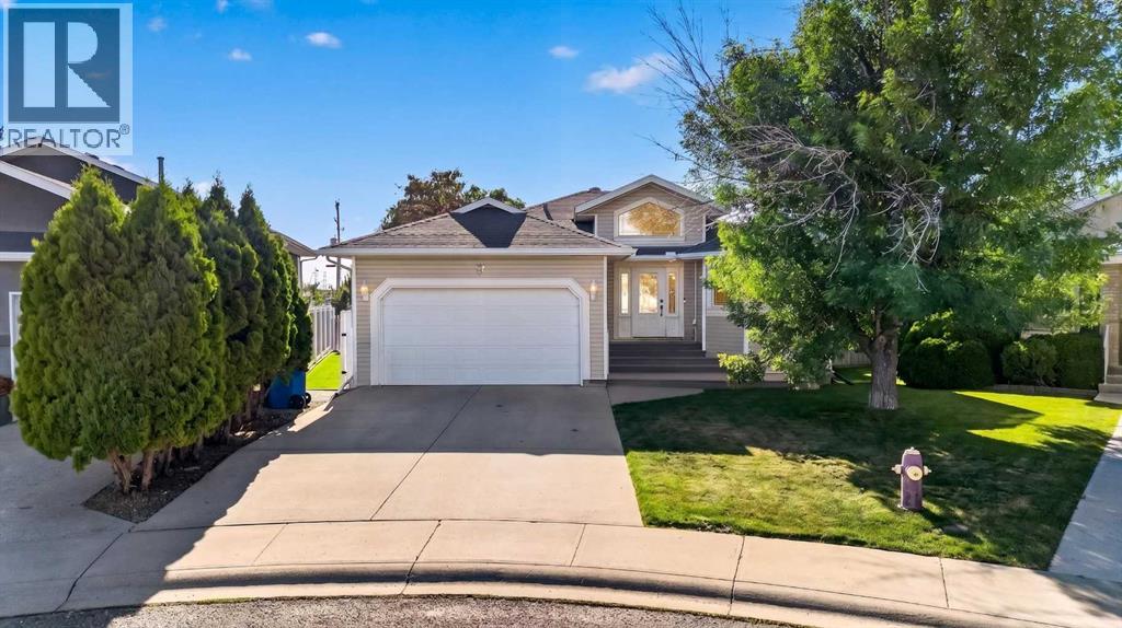 27 Cougar Bay N, Lethbridge