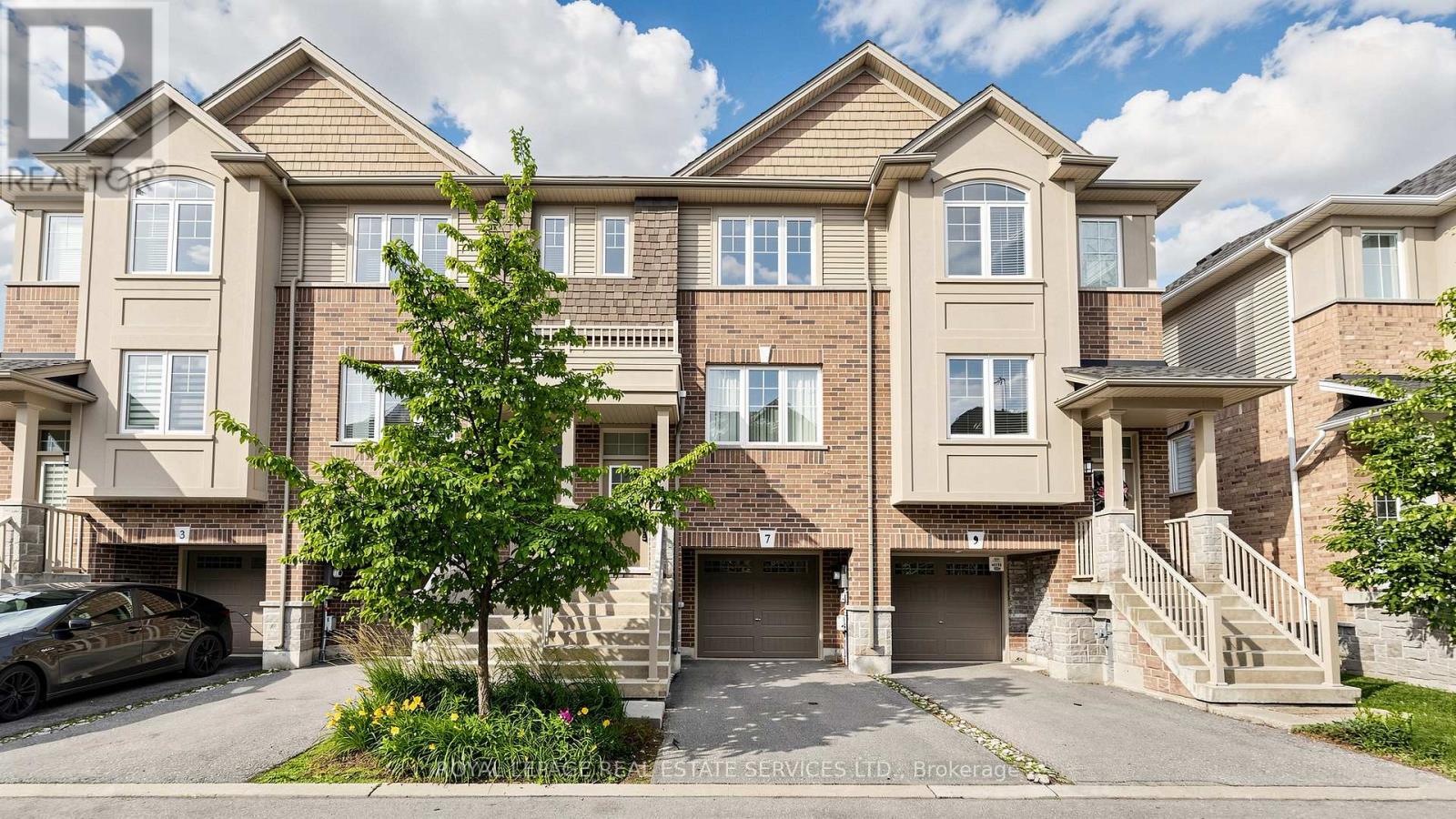 7 BIROT LANE, Hamilton (Ancaster)