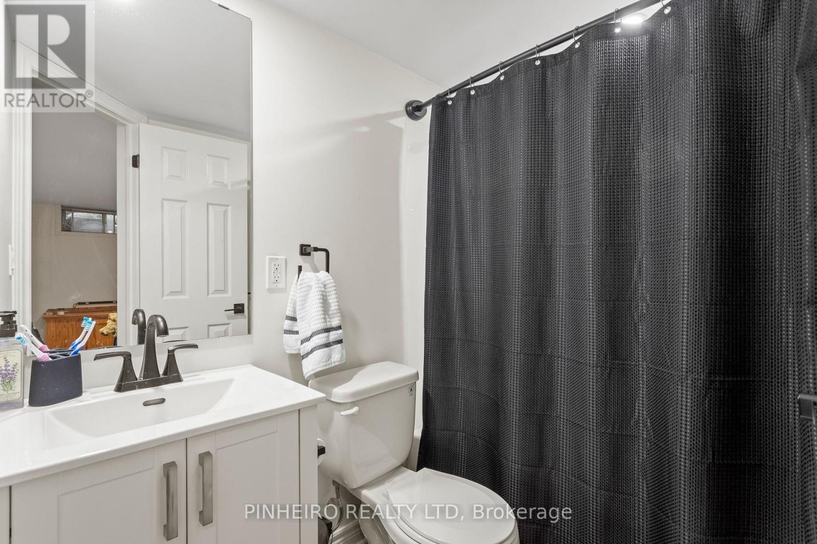 1543 STONEYBROOK CRESCENT