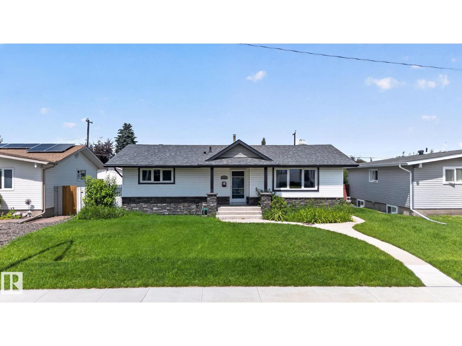 6704 94A AV NW, Edmonton, Alberta