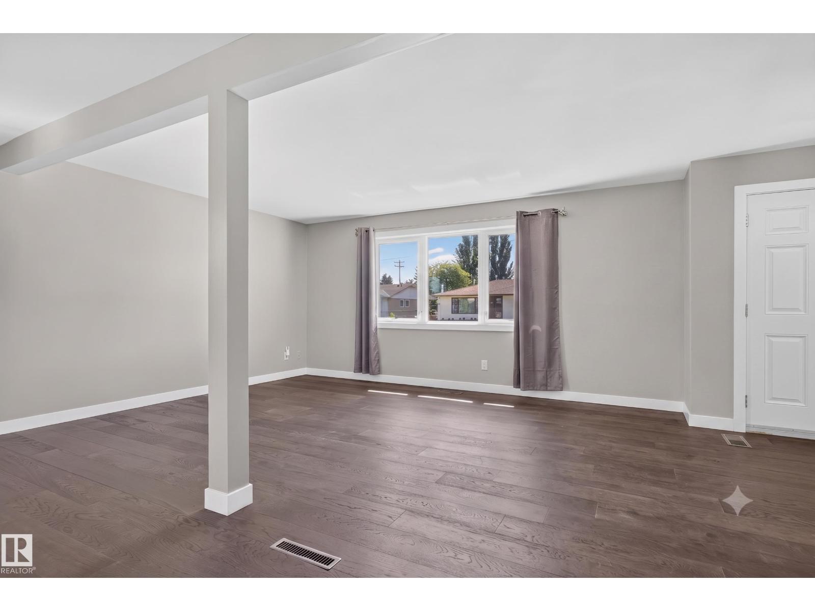 6704 94a Av NW, Edmonton, Alberta  T6B 0Y8 - Photo 4 - E4497593