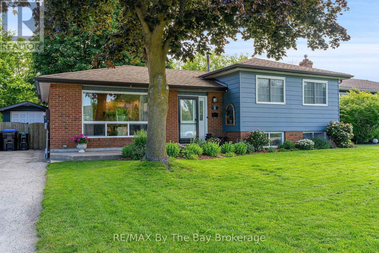 8 Harben Court, Collingwood, Ontario  L9Y 4L8 - Photo 2 - S13537290