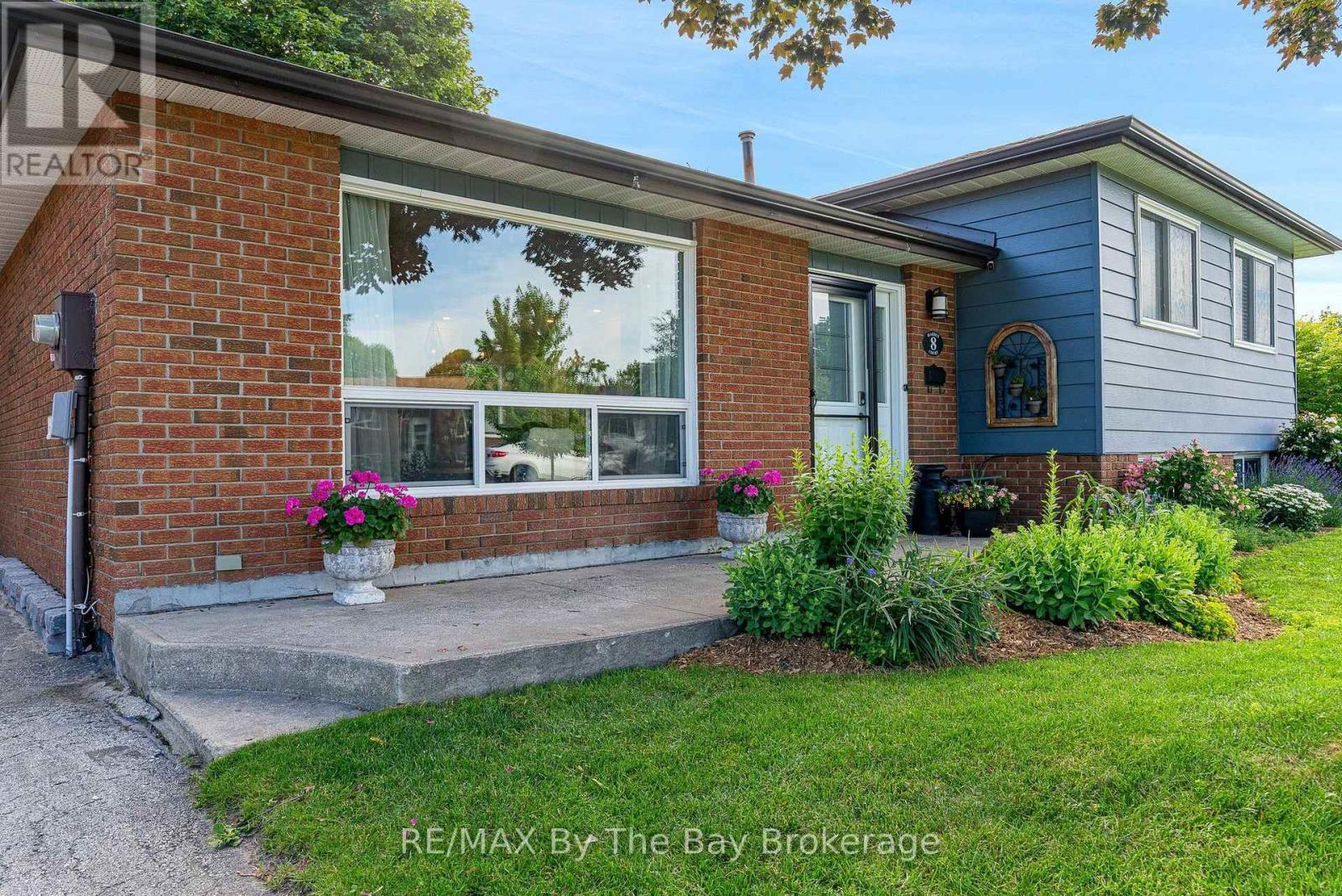8 Harben Court, Collingwood, Ontario  L9Y 4L8 - Photo 3 - S13537290