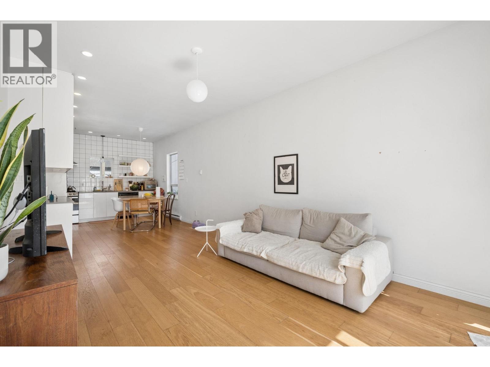 3559 Lakewood Street, Vancouver, British Columbia  V5N 4V7 - Photo 3 - R3143961