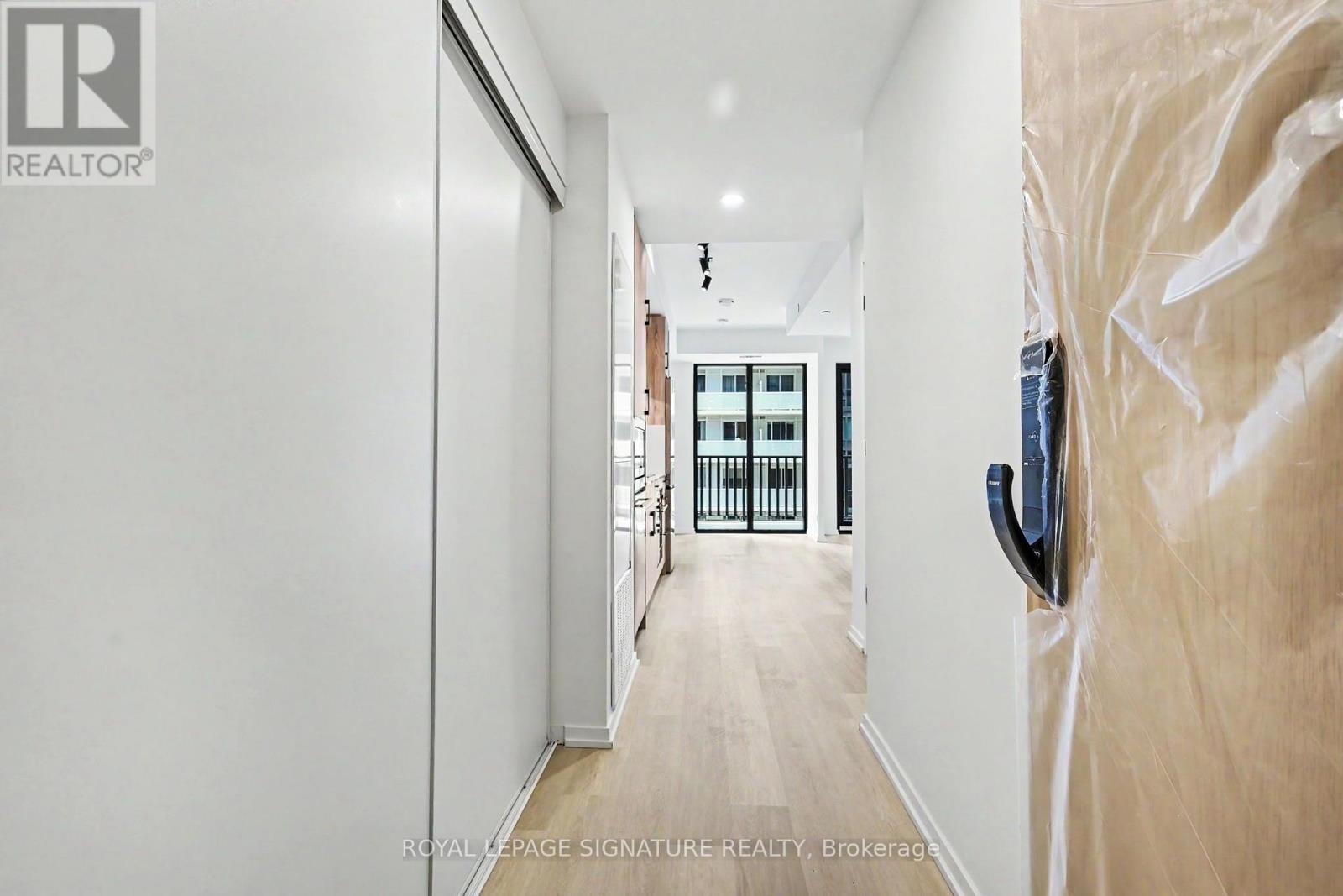 1111 - 109 Erskine Avenue, Toronto, Ontario  M4P 0G6 - Photo 2 - C13537152