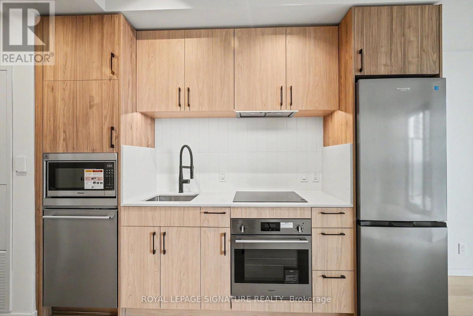 1111 - 109 Erskine Avenue, Toronto, Ontario  M4P 0G6 - Photo 5 - C13537152