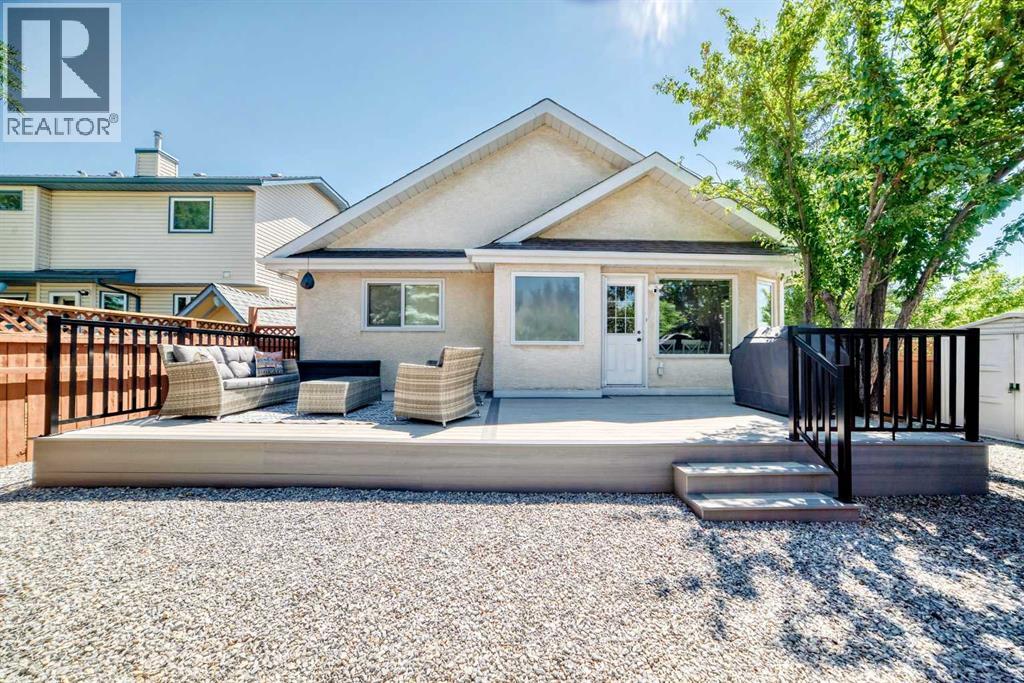 4 Valley Meadow Close NW, Calgary, Alberta  T3B 5M1 - Photo 40 - A2326816