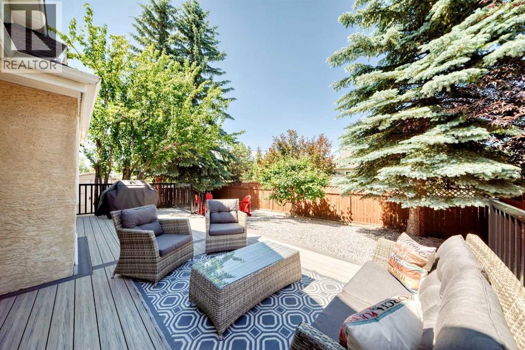 4 Valley Meadow Close NW, Calgary, Alberta  T3B 5M1 - Photo 37 - A2326816