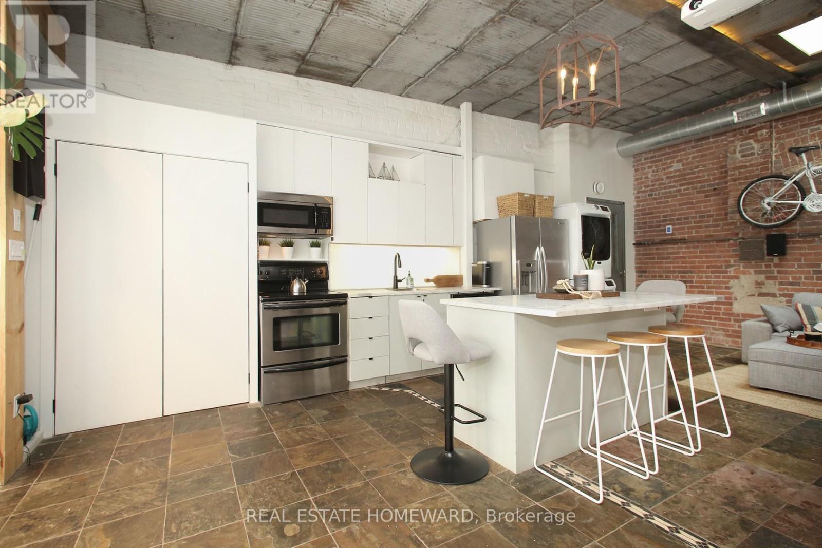147 Boston Avenue, Toronto, Ontario  M4M 2T8 - Photo 8 - E13537106