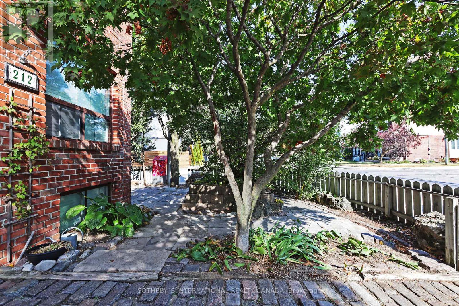 Lower - 212 Glebemount Avenue, Toronto, Ontario M4C 3T1 - Photo 2 - E13537140