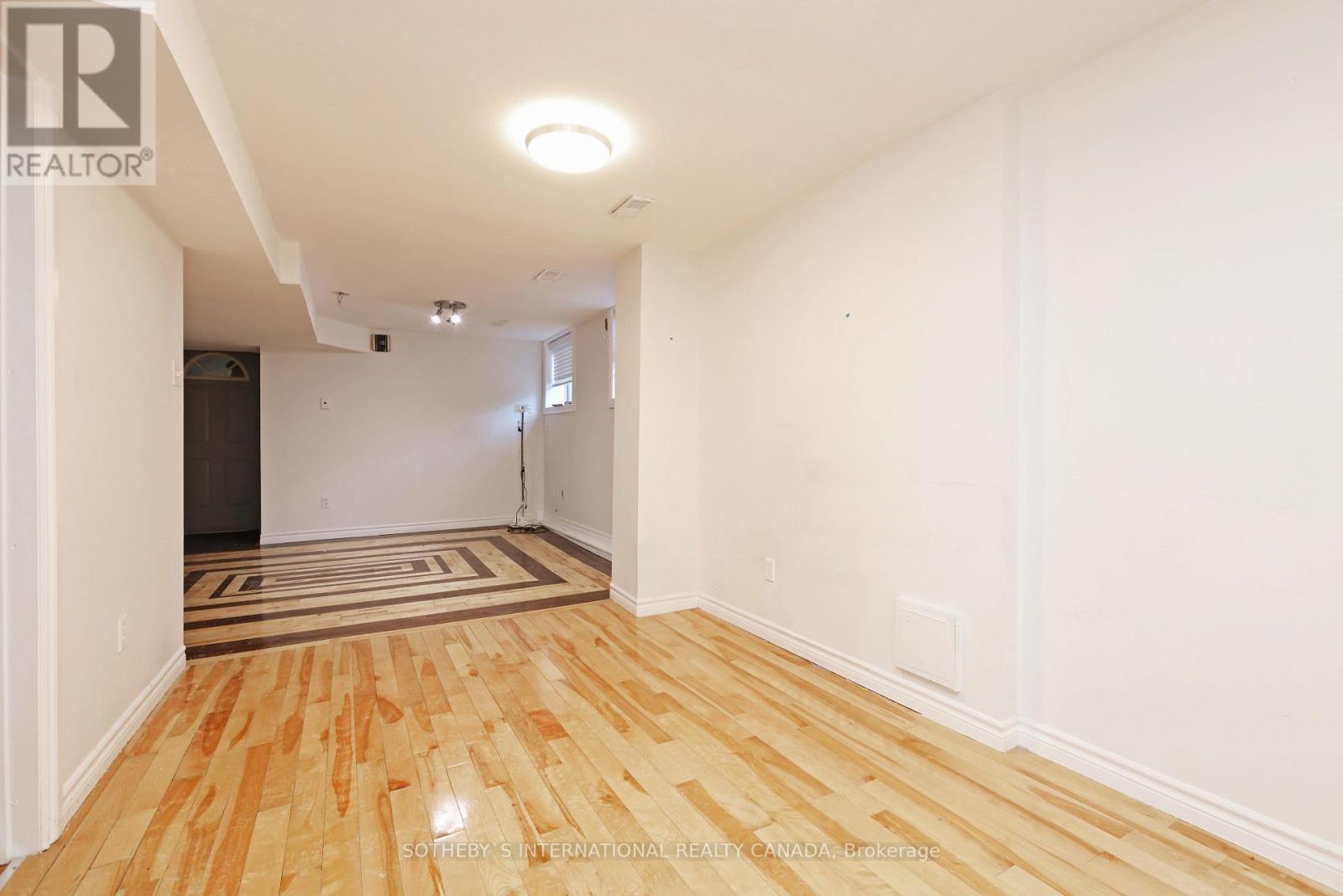 Lower - 212 Glebemount Avenue, Toronto, Ontario M4C 3T1 - Photo 4 - E13537140