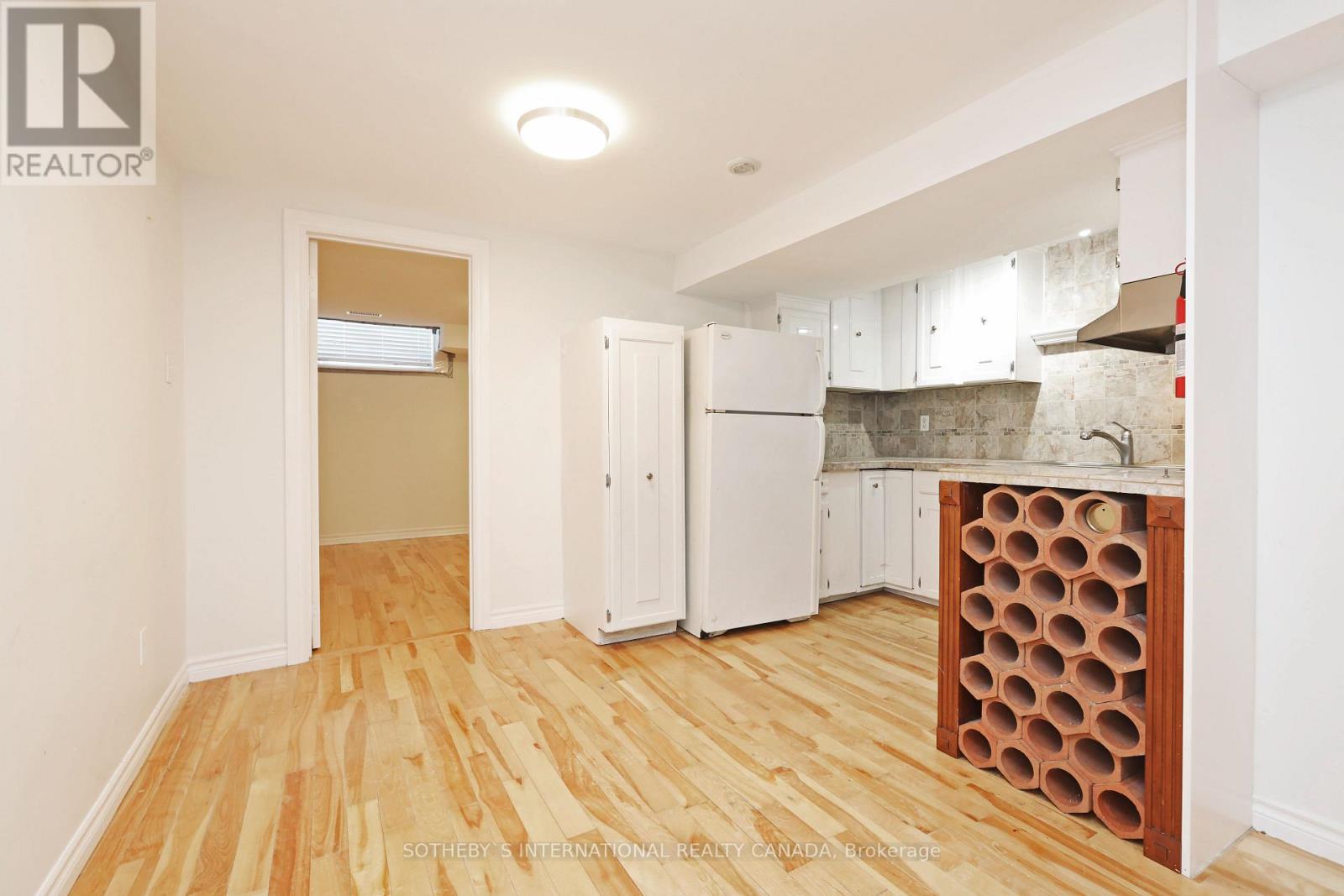 Lower - 212 Glebemount Avenue, Toronto, Ontario M4C 3T1 - Photo 9 - E13537140