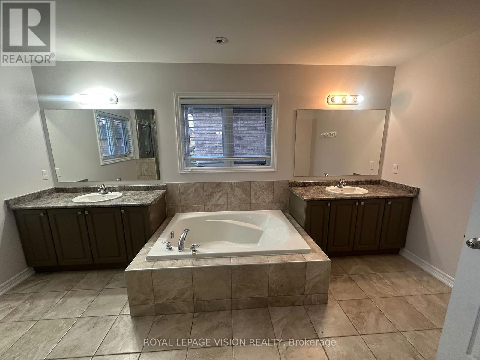 1832 Western Crescent, Oshawa, Ontario  L1G 0B4 - Photo 6 - E13537298