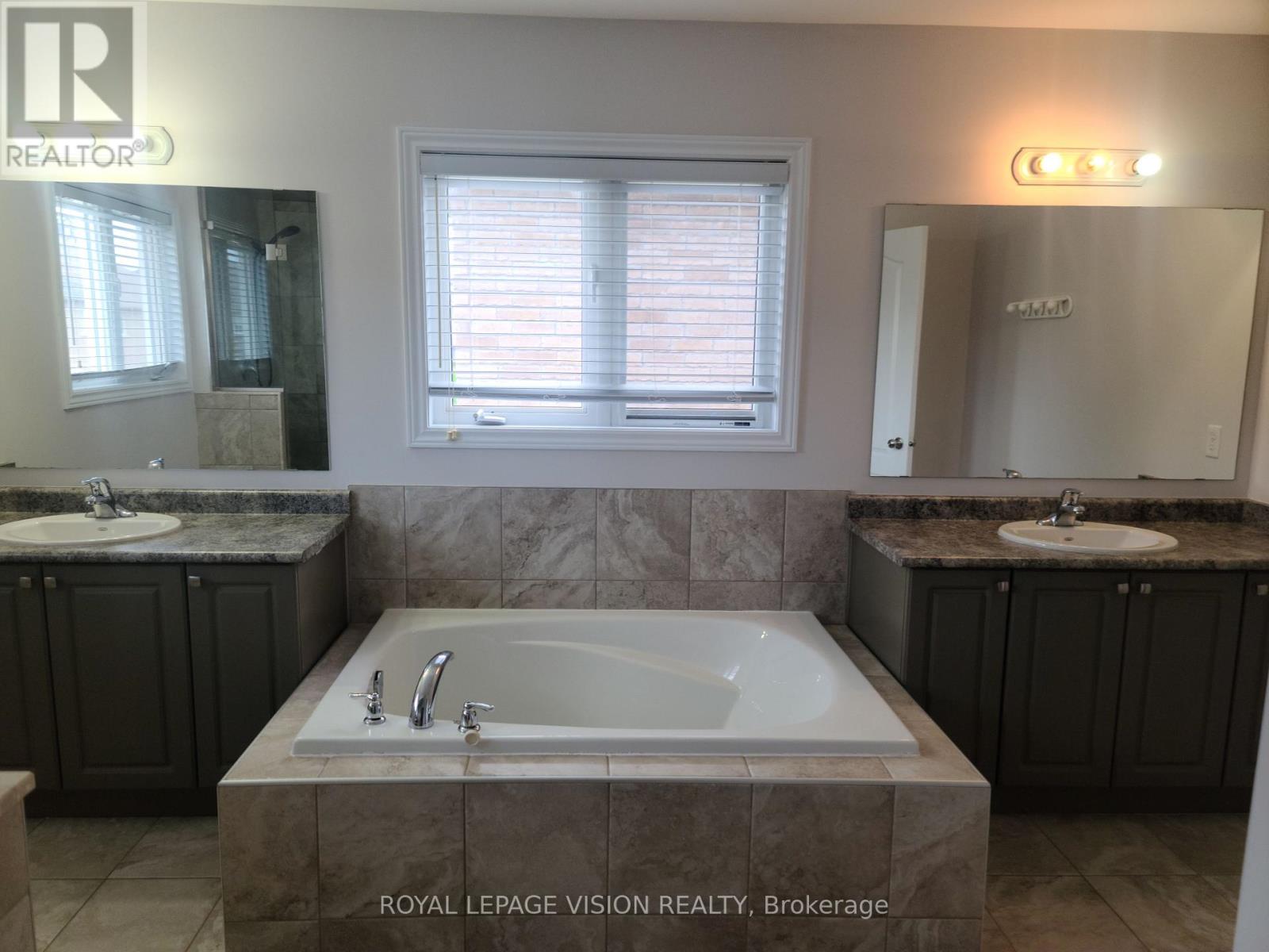 1832 Western Crescent, Oshawa, Ontario  L1G 0B4 - Photo 7 - E13537298