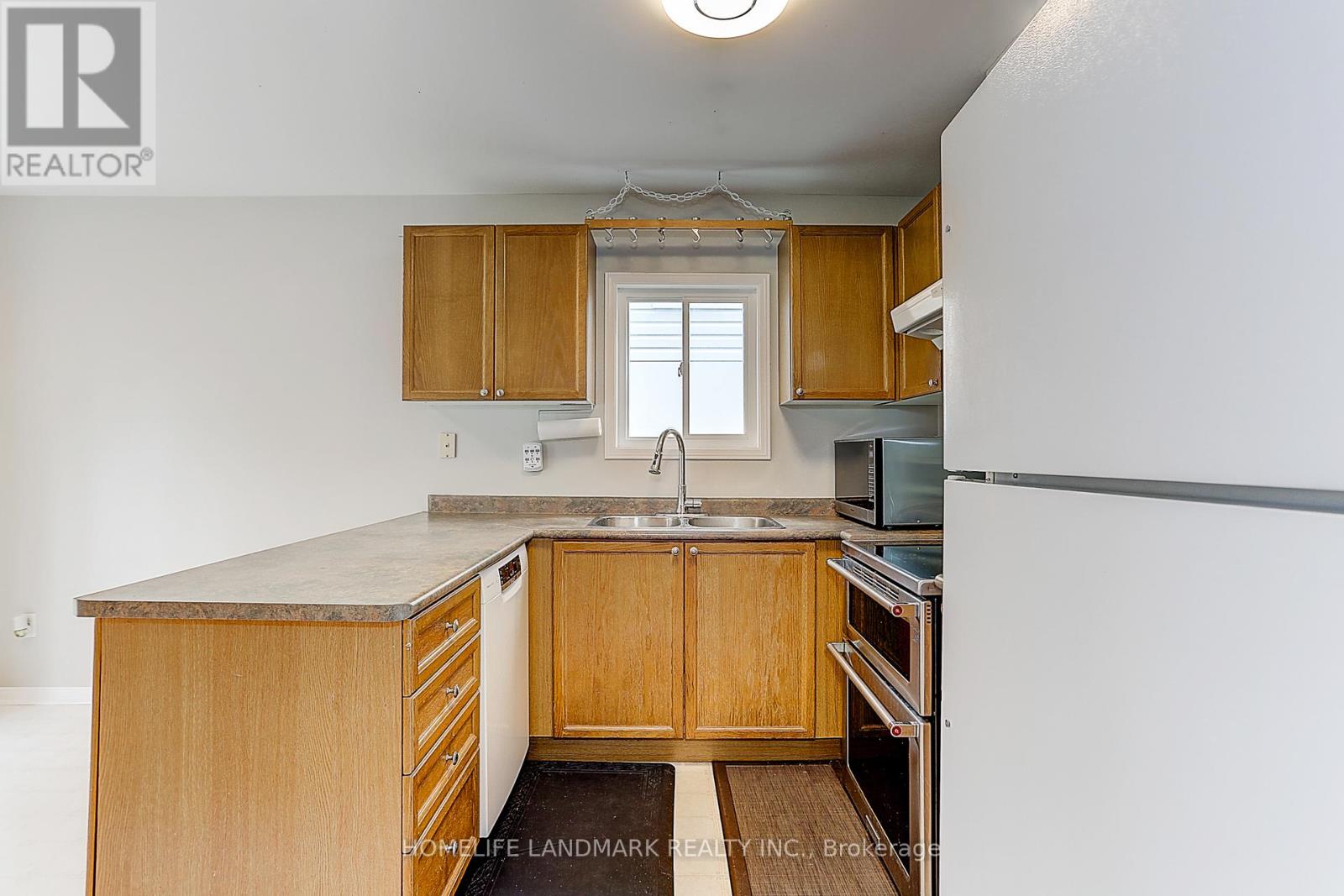 4 Sinden Drive, Whitby, Ontario  L1M 2B8 - Photo 31 - E13536002