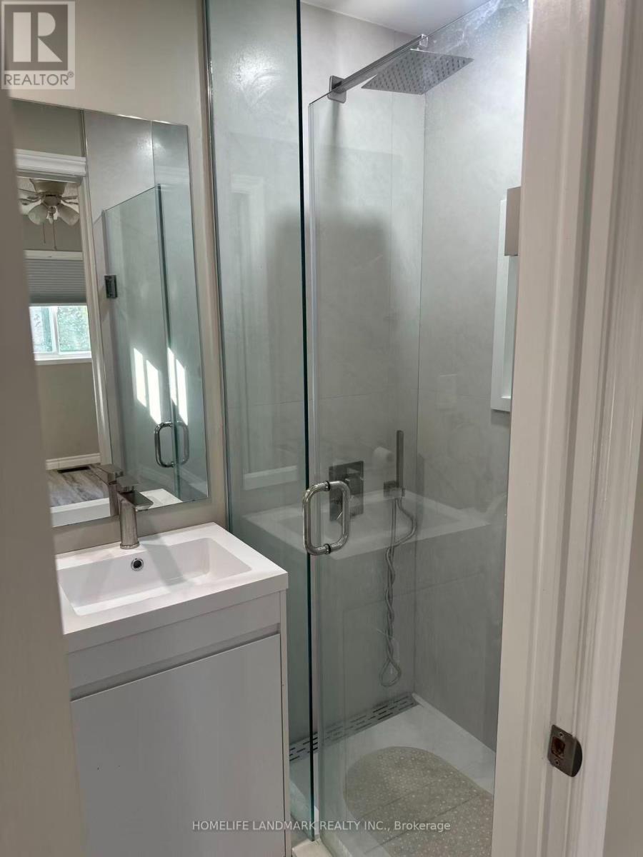 4 Sinden Drive, Whitby, Ontario  L1M 2B8 - Photo 23 - E13536002
