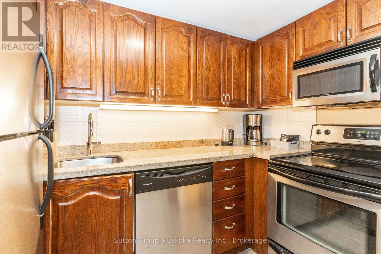 31-101 The Greens Drive, Huntsville, Ontario  P1H 2E8 - Photo 9 - X12982486