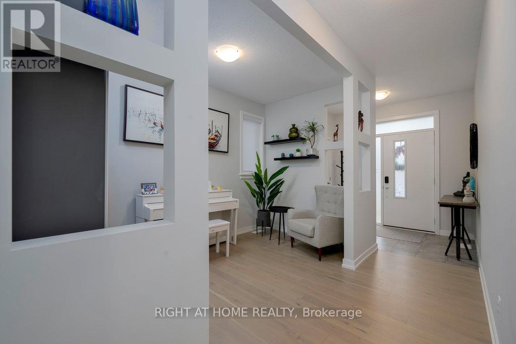 159 Boulonnais Grove, Ottawa, Ontario  K2S 0T7 - Photo 3 - X13537180