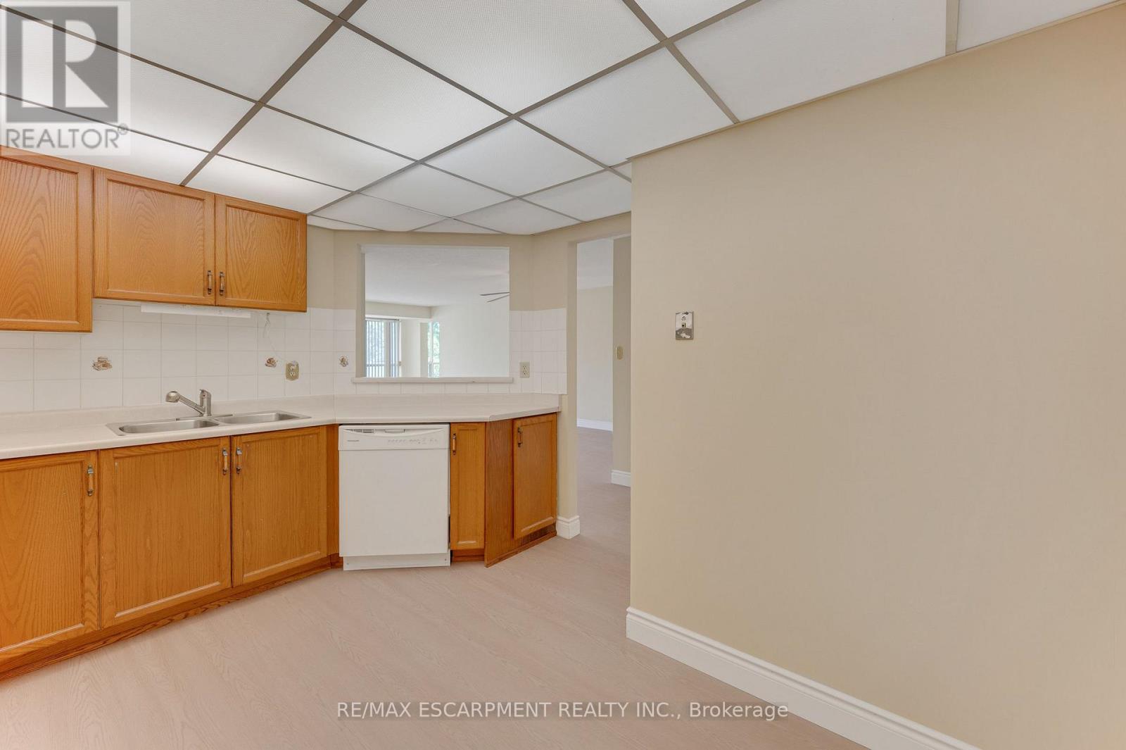 302 - 5070 Pinedale Avenue, Burlington, Ontario  L7L 5V6 - Photo 4 - W13151084