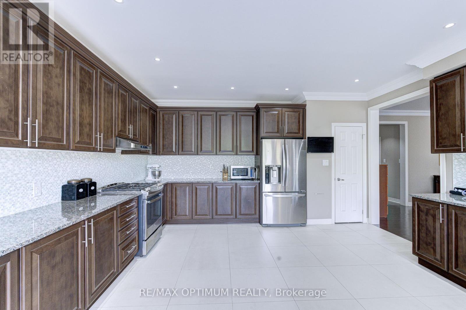 14 Waterwide Crescent, Brampton, Ontario  L6T 3C3 - Photo 16 - W13537128