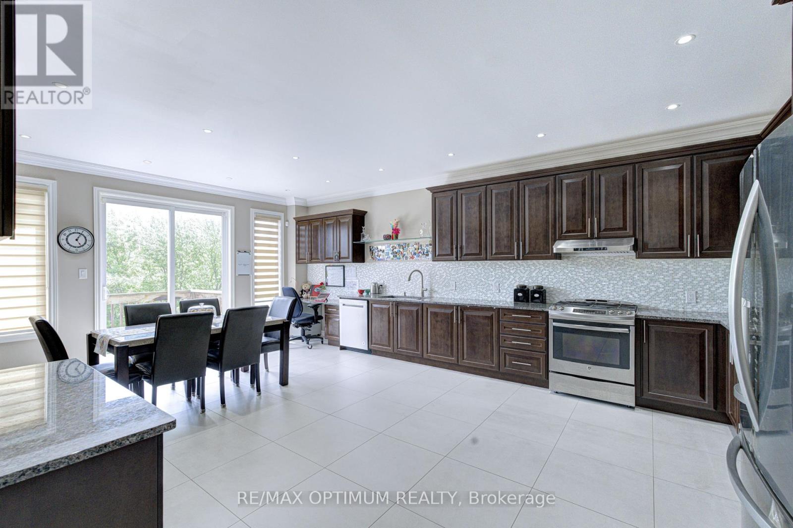 14 Waterwide Crescent, Brampton, Ontario  L6T 3C3 - Photo 17 - W13537128