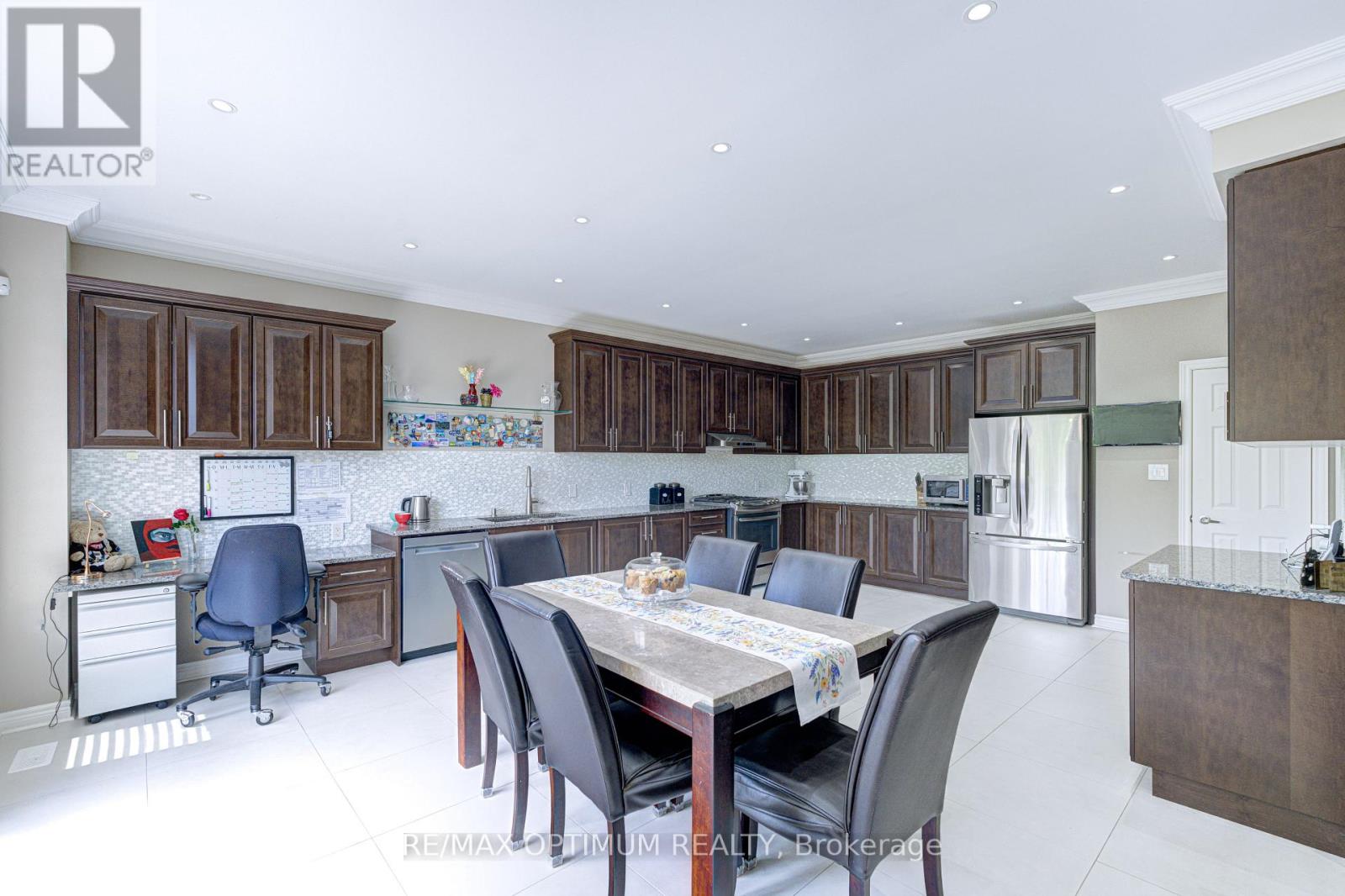 14 Waterwide Crescent, Brampton, Ontario  L6T 3C3 - Photo 18 - W13537128