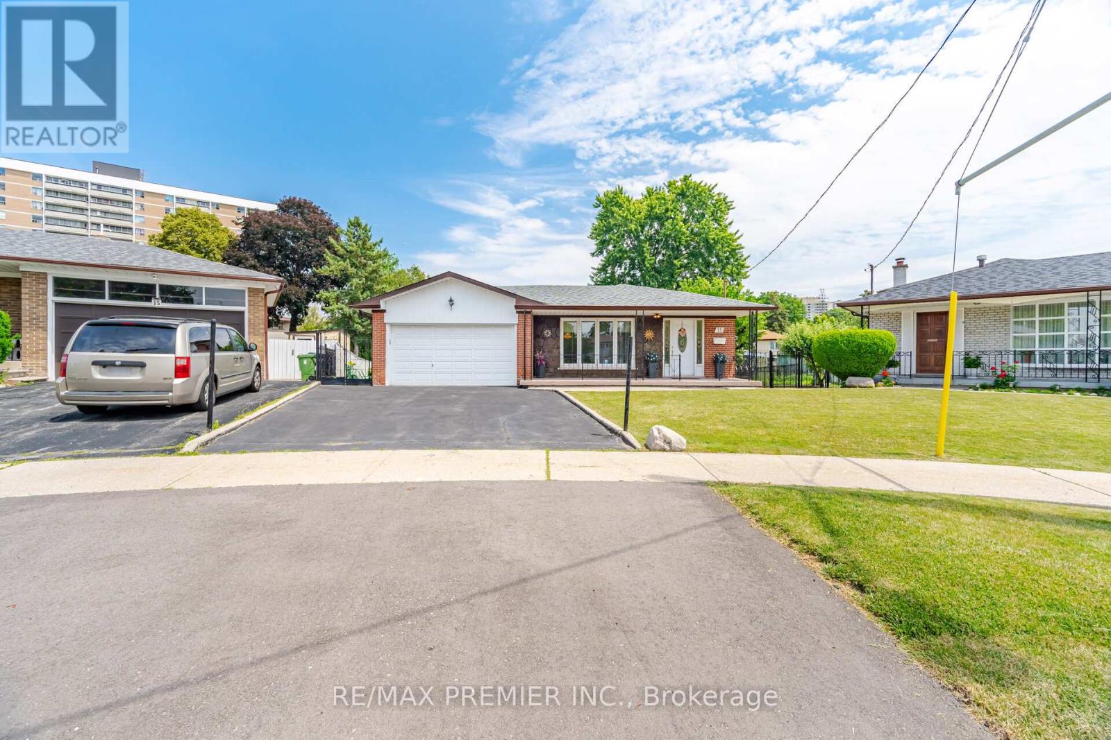11 Kinnie Court, Toronto, Ontario  M3N 2S1 - Photo 2 - W13537208