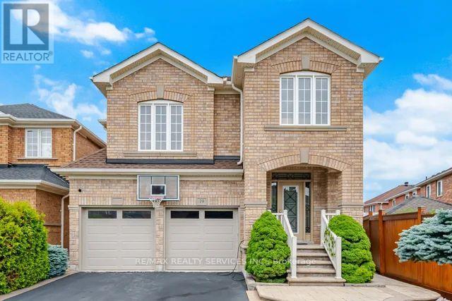 19 THORNBUSH BOULEVARD, Brampton (Fletcher's Meadow)