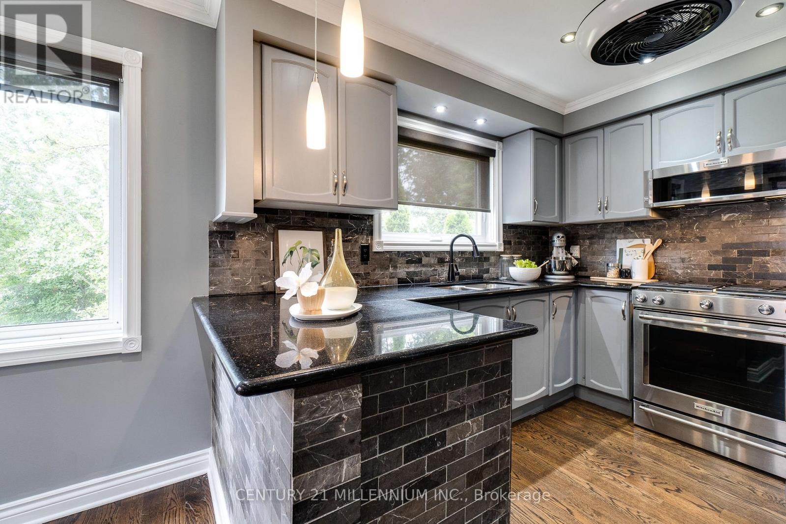 7227 Windrush Court, Mississauga, Ontario  L5N 6K1 - Photo 11 - W13537258