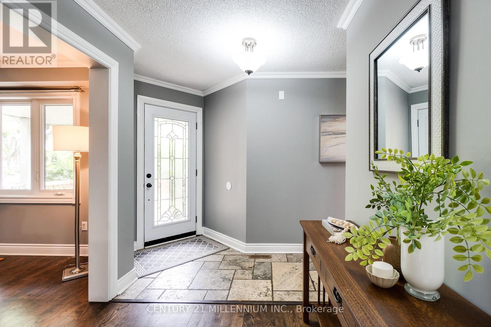 7227 Windrush Court, Mississauga, Ontario  L5N 6K1 - Photo 6 - W13537258