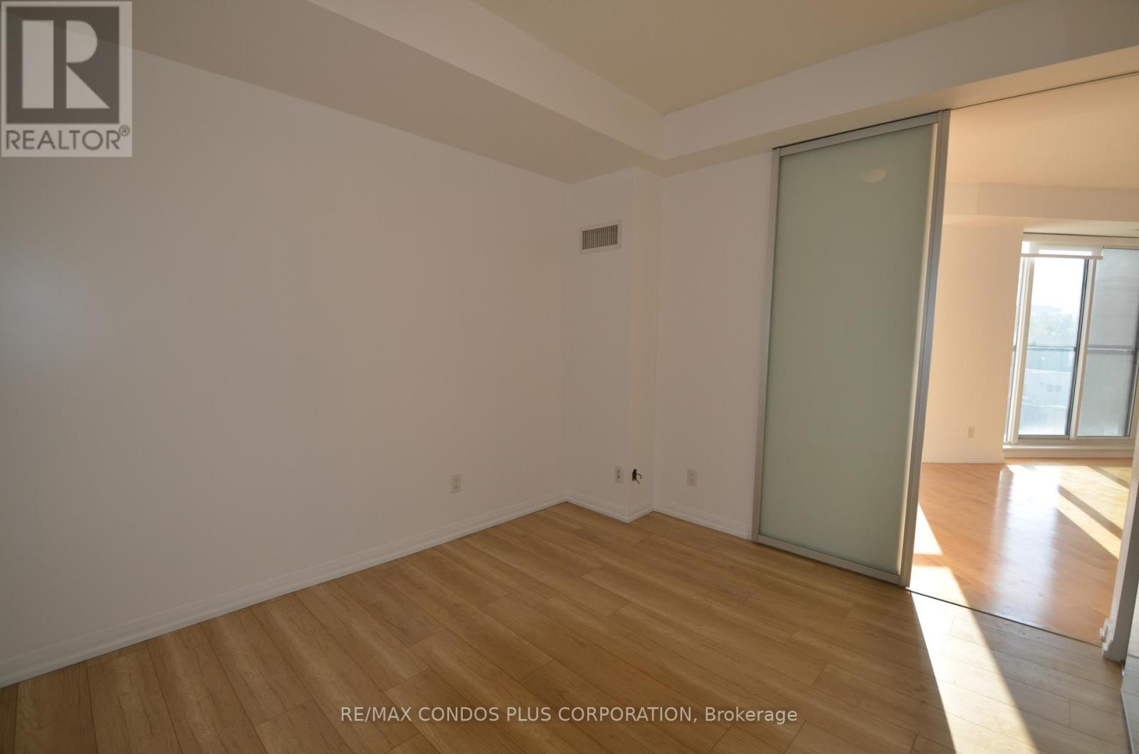 801 - 18 Beverley Street, Toronto, Ontario M5T 3L2 - Photo 37 - C13524304