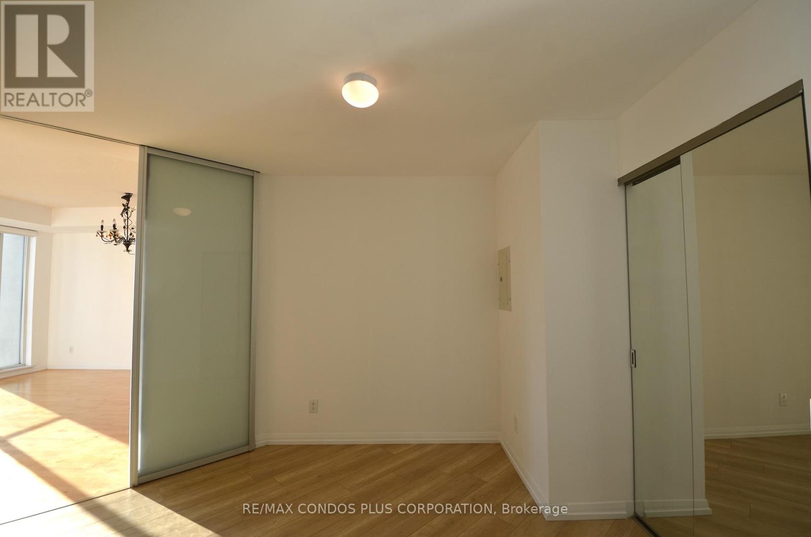 801 - 18 Beverley Street, Toronto, Ontario M5T 3L2 - Photo 42 - C13524304
