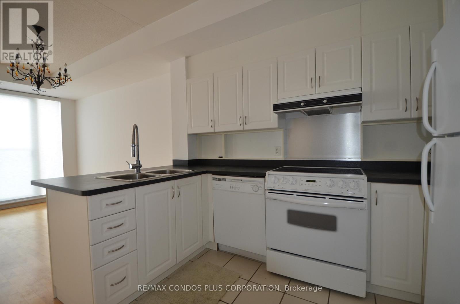 801 - 18 Beverley Street, Toronto, Ontario M5T 3L2 - Photo 32 - C13524304