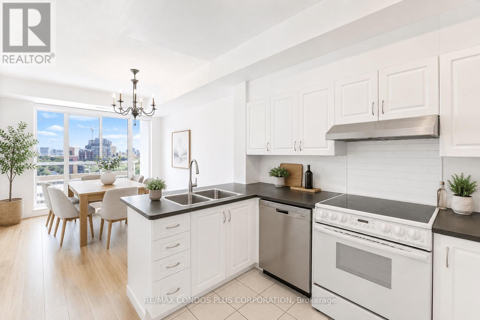 801 - 18 Beverley Street, Toronto, Ontario M5T 3L2 - Photo 4 - C13524304