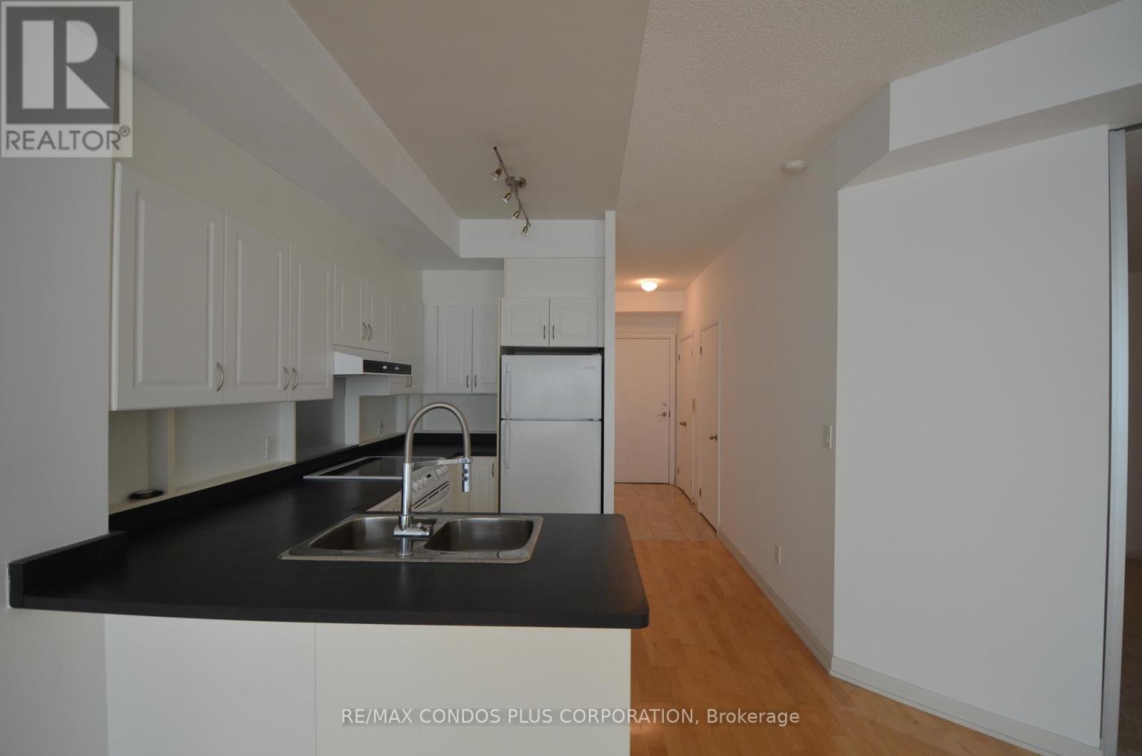 801 - 18 Beverley Street, Toronto, Ontario M5T 3L2 - Photo 34 - C13524304