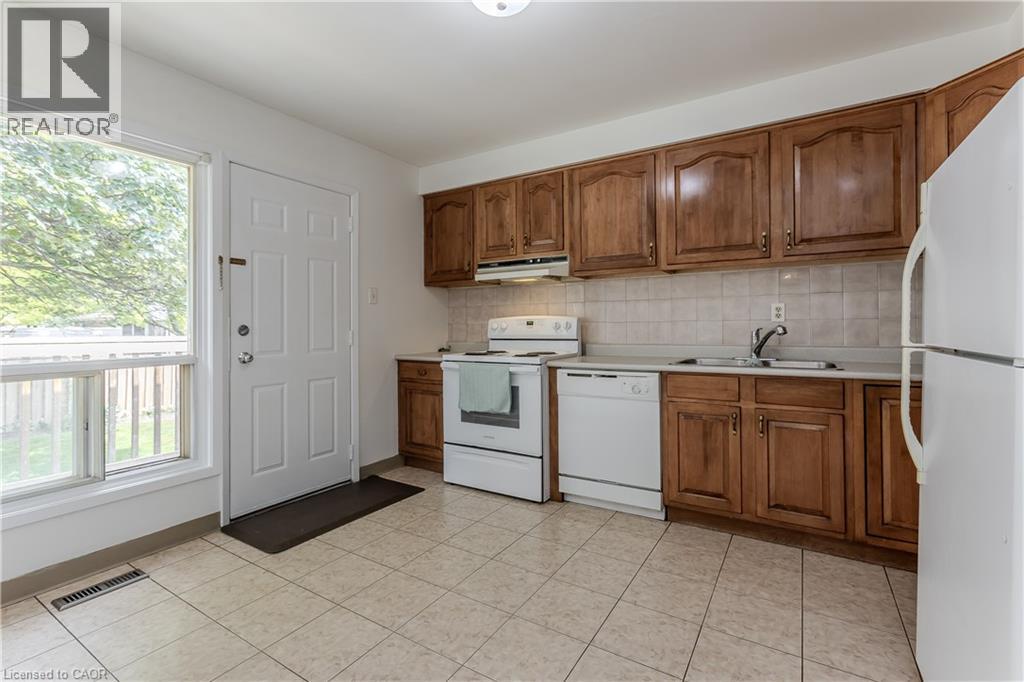 2915 Saint Malo Circle, Mississauga, Ontario  L5N 1S8 - Photo 9 - 40846171