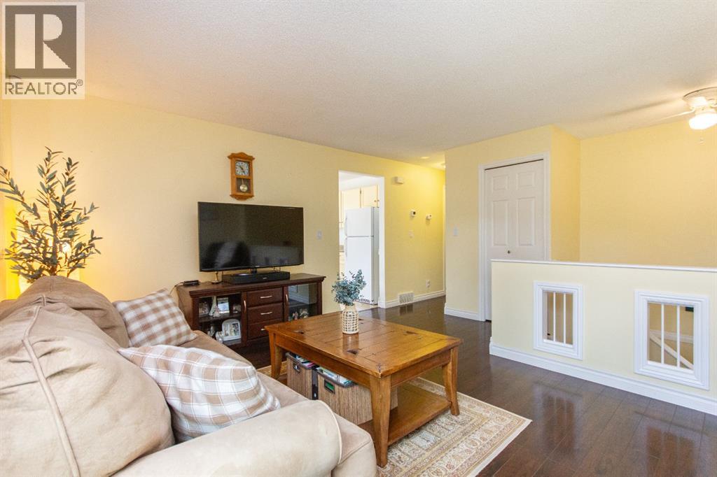 37 Rupert Crescent, Red Deer, Alberta  T4P 2Y9 - Photo 7 - A2325139