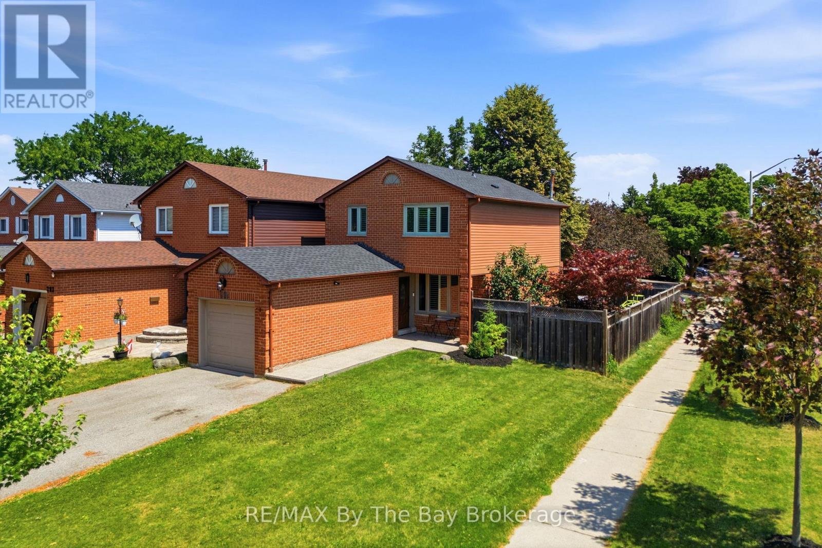 291 Woodlawn Crescent, Milton, Ontario  L9T 4V8 - Photo 1 - W13537384