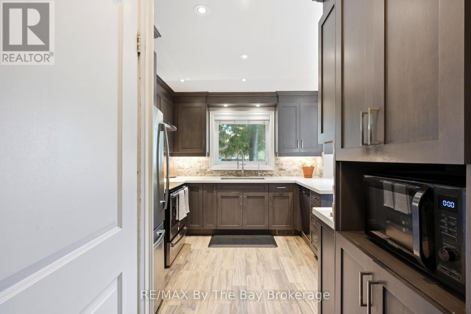 291 Woodlawn Crescent, Milton, Ontario  L9T 4V8 - Photo 10 - W13537384