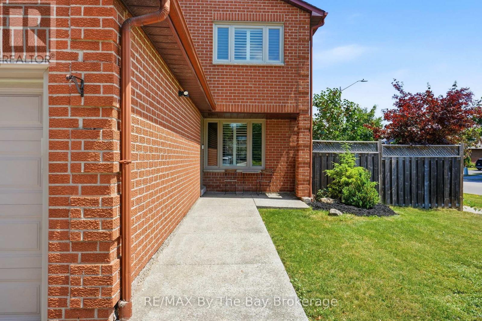 291 Woodlawn Crescent, Milton, Ontario  L9T 4V8 - Photo 3 - W13537384