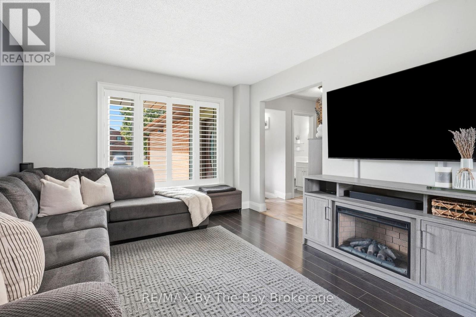 291 Woodlawn Crescent, Milton, Ontario  L9T 4V8 - Photo 6 - W13537384