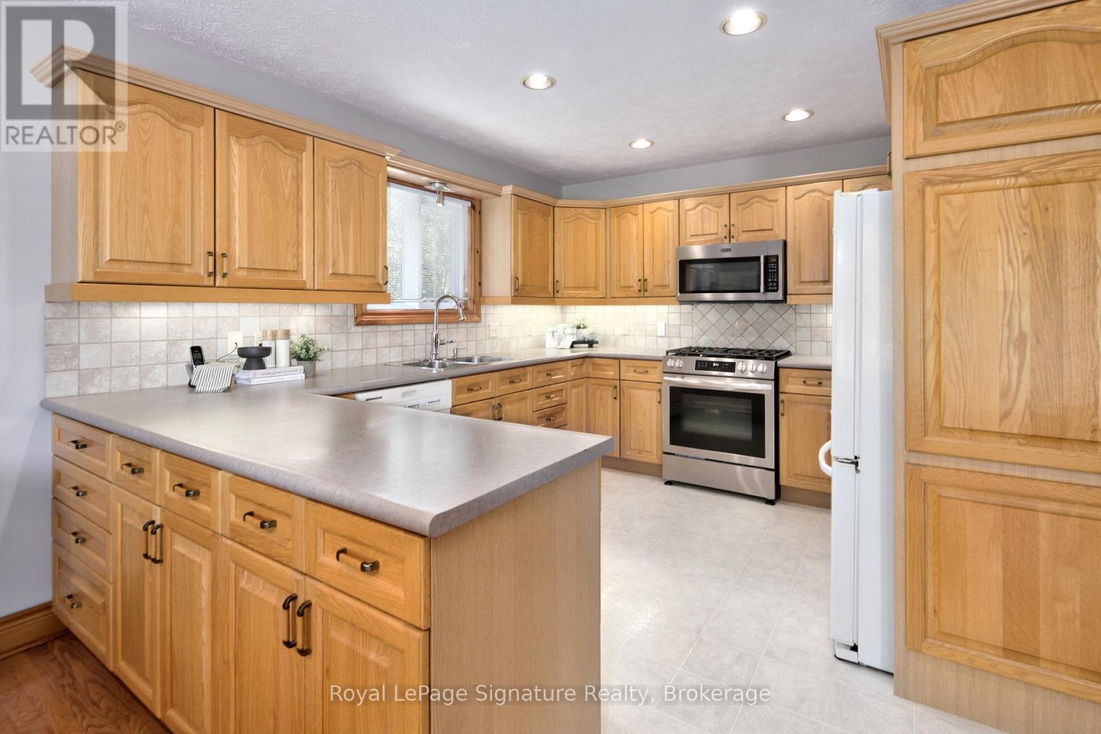 3 Wickens Lane, Blue Mountains, Ontario N0H 2P0 - Photo 7 - X13537362