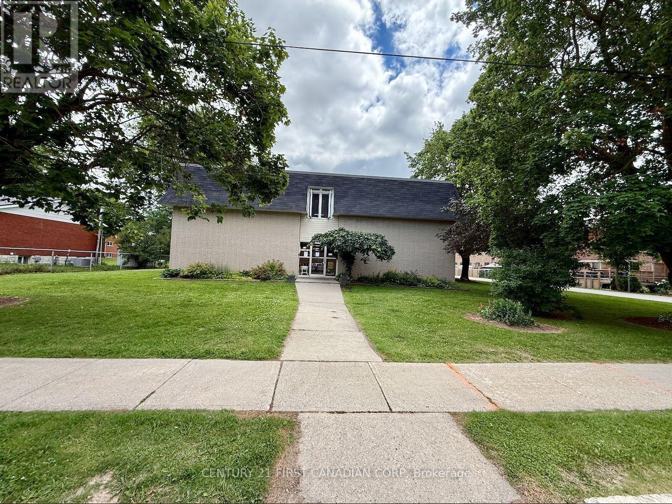 $349,000118 Preston Street S, Wellington North, Ontario