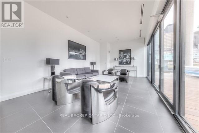 704 - 224 King Street W, Toronto, Ontario  M5H 0A6 - Photo 10 - C13537360