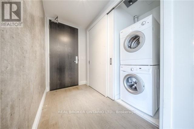 704 - 224 King Street W, Toronto, Ontario  M5H 0A6 - Photo 3 - C13537360