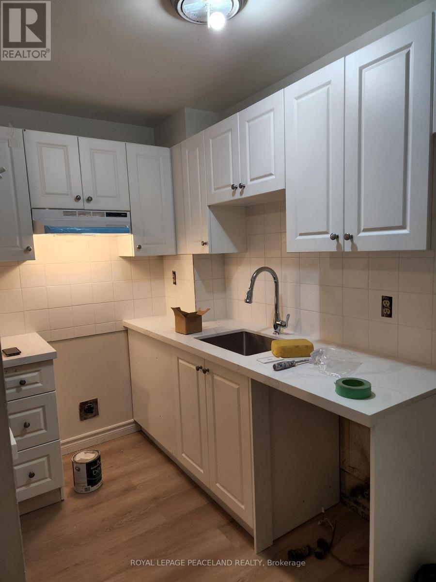 6 - 558 Spadina Crescent, Toronto, Ontario  M5S 2J9 - Photo 7 - C13537398