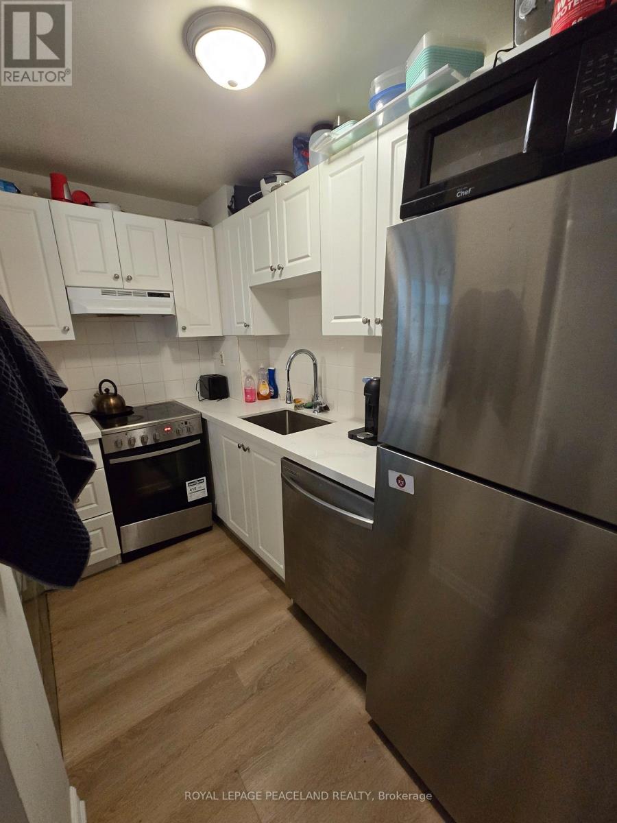 6 - 558 Spadina Crescent, Toronto, Ontario  M5S 2J9 - Photo 9 - C13537398